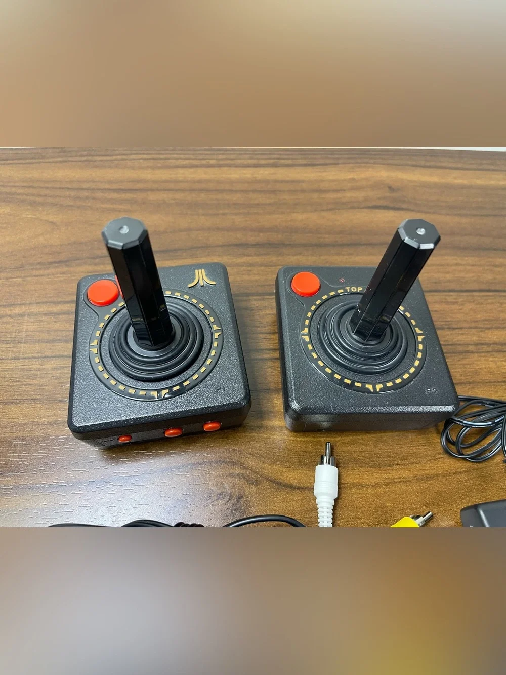 ATARI Flashback 6 Classic Game Console 2 Wireless Controllers